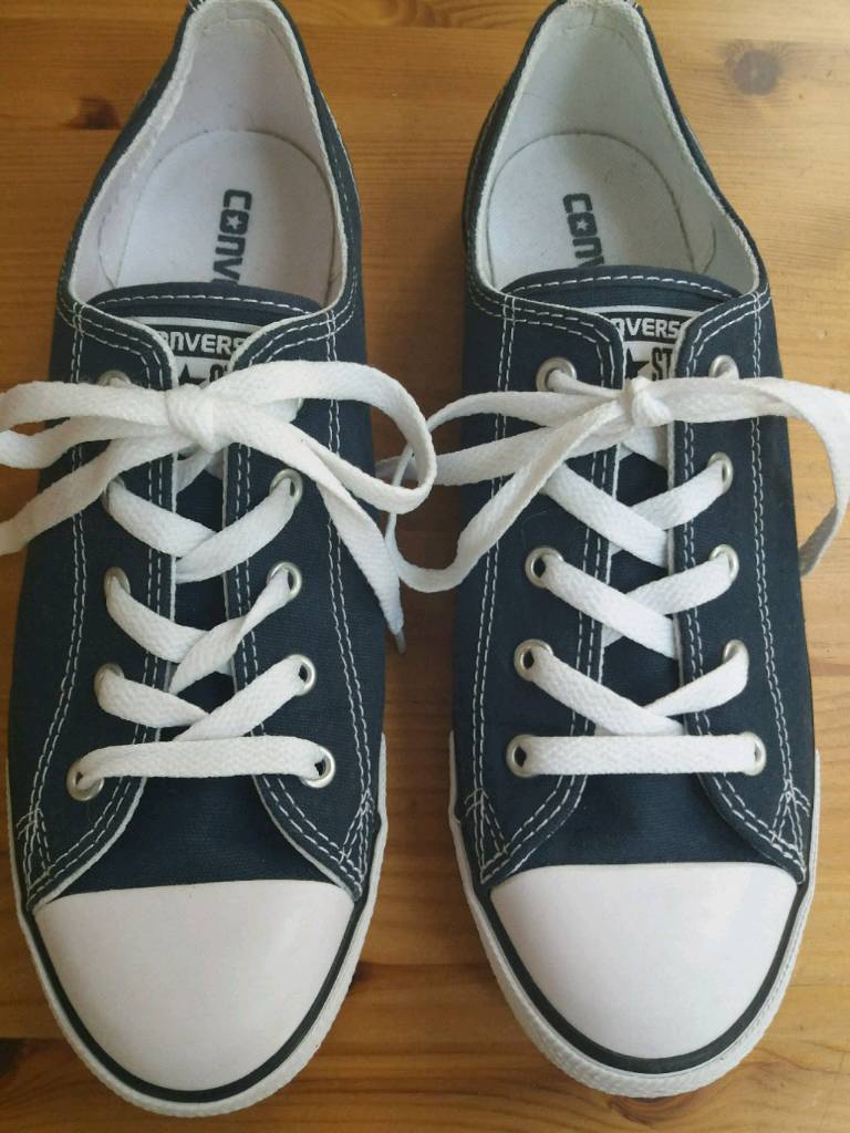 ladies navy converse size 6